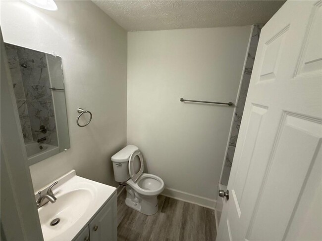 Building Photo - 4680 Ryan Rd