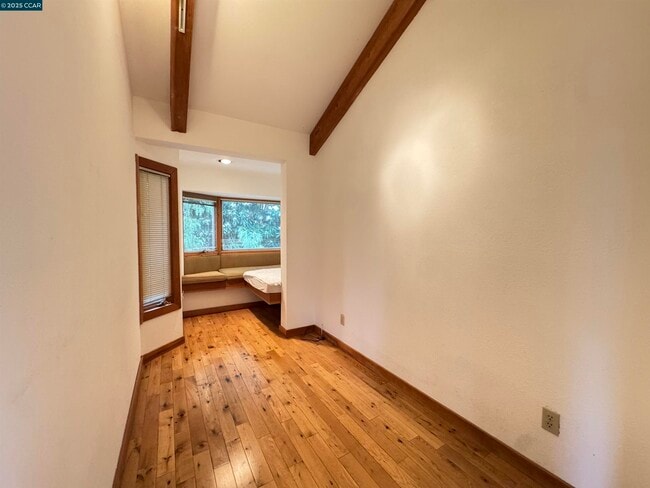 Building Photo - 1139 Sierra Vista Way