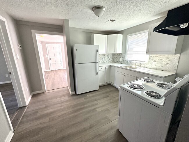 Building Photo - 1316 Court R