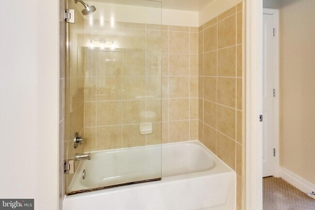Building Photo - 915 E Street NW Unit 613