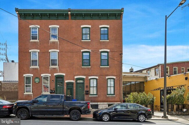 Building Photo - 115 Green Ln