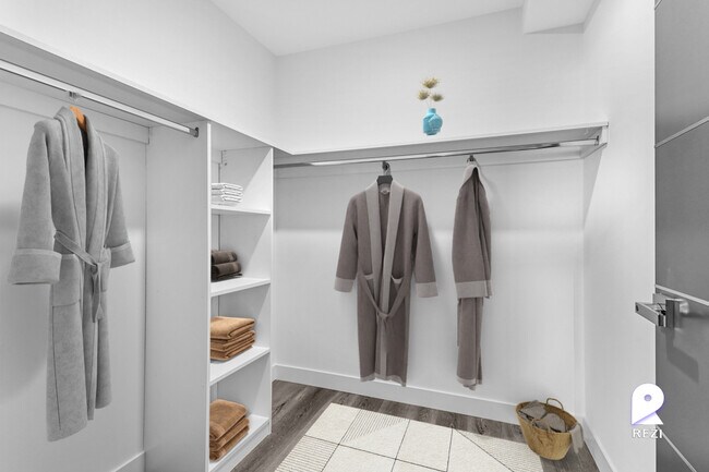 Building Photo - 7040 Woodman Ave