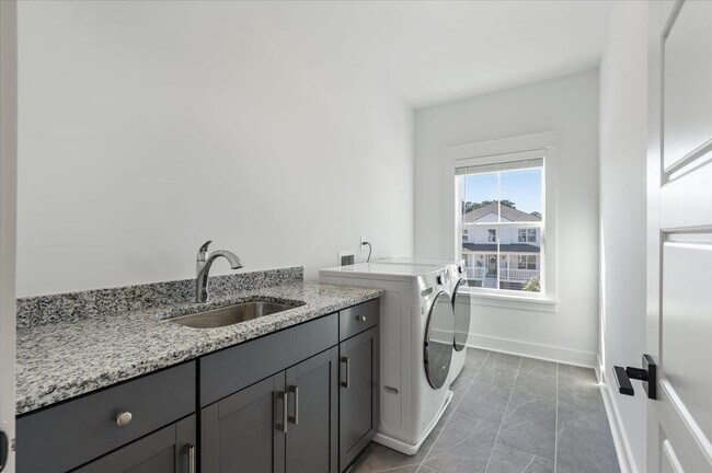 Building Photo - 1536 Asher Ave