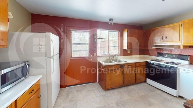Building Photo - 457 S Paseo Quinta