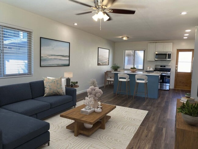 Building Photo - Great PB Location! RENOVATED! Small Pet Friendly!