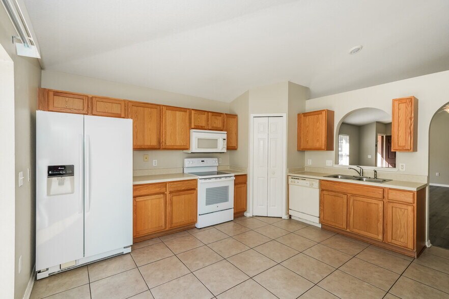 Building Photo - 3646 Fyfield Ct