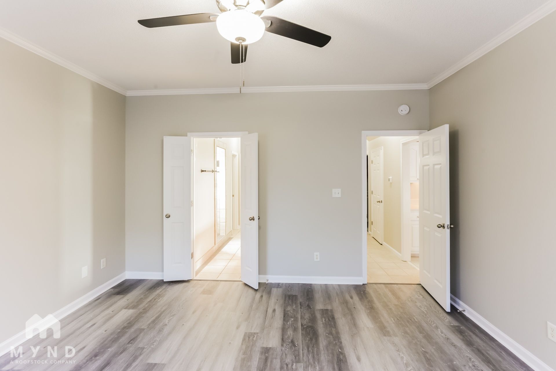 Building Photo - 540 Classic Dr N