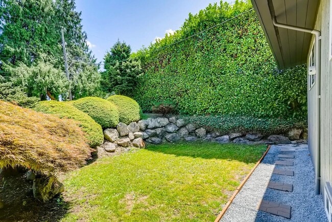 Building Photo - 4721 43rd Ave S