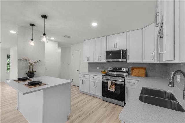 Building Photo - 8835 Township Ct