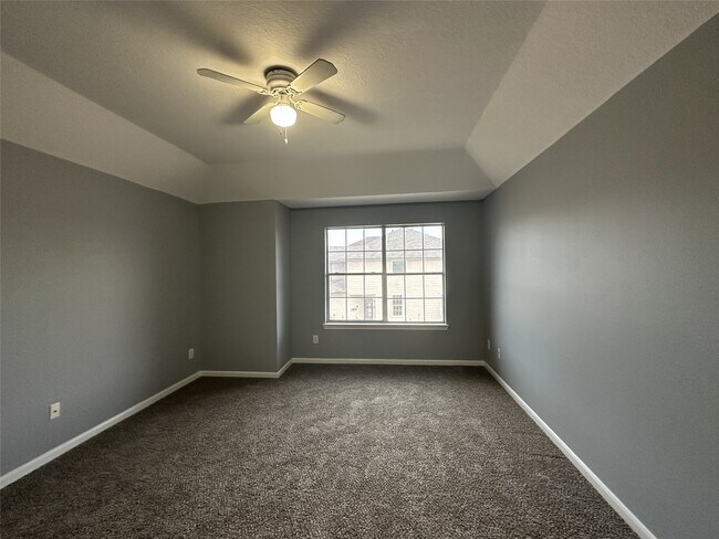 Building Photo - 12511 Silver Cup