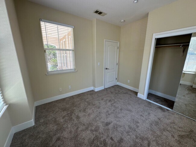 Building Photo - 2397 Tamalpais Ave