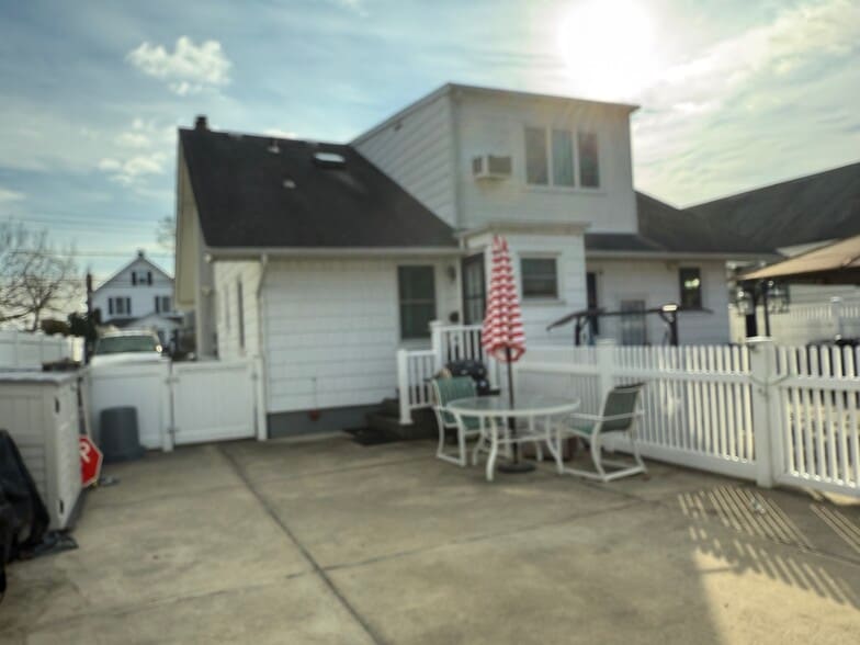 Entrance from The Back - 1977 Miller Pl