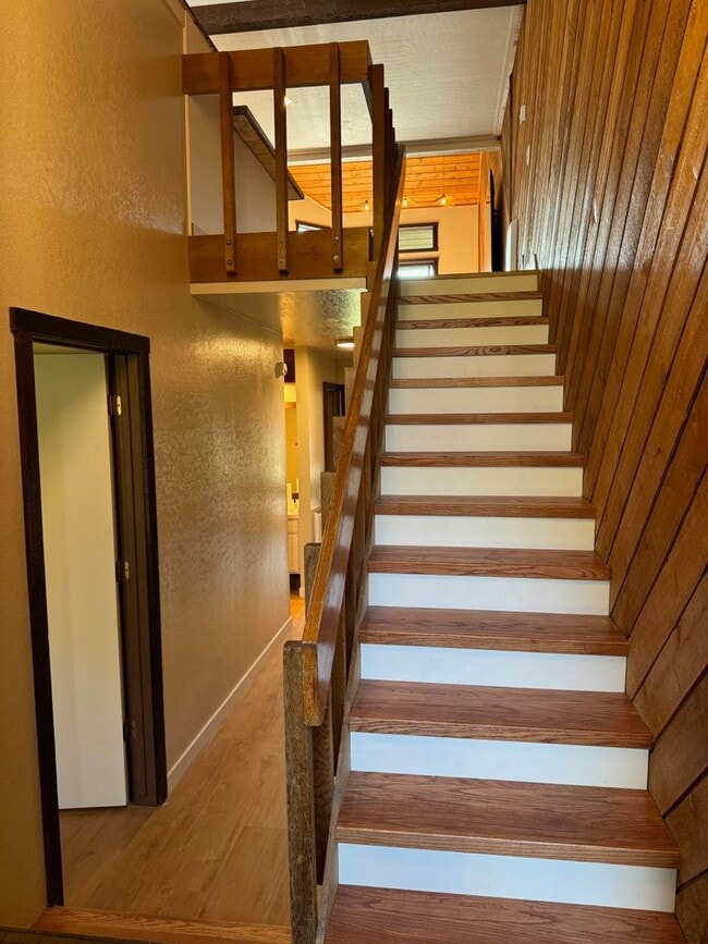 Building Photo - Spacious Snowcreek III Condo – Winter Rental