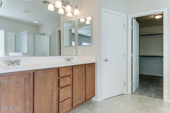 Building Photo - 2343 W Tallgrass Trail