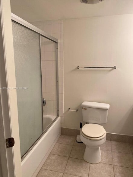 Building Photo - 300 Crestwood Ct N