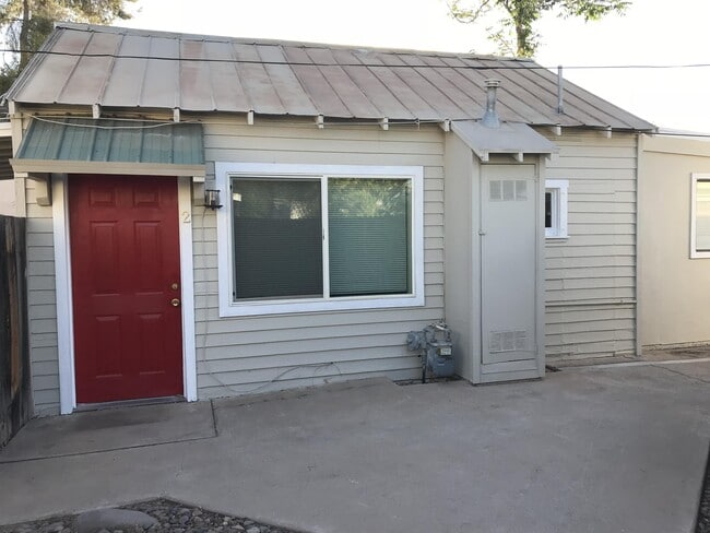 Primary Photo - 1023 E Meadowbrook Ave