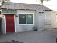 Building Photo - 1023 E Meadowbrook Ave