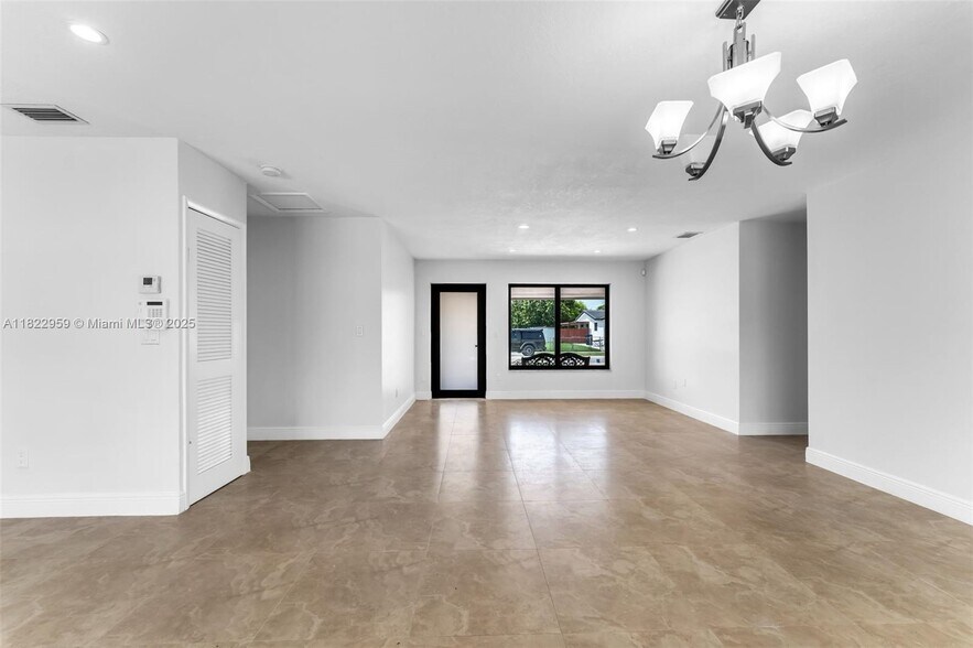 Building Photo - 9140 SW 45th Ter