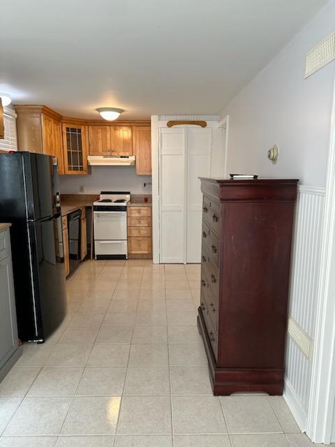 Kitchen area - 8 Highland Ave