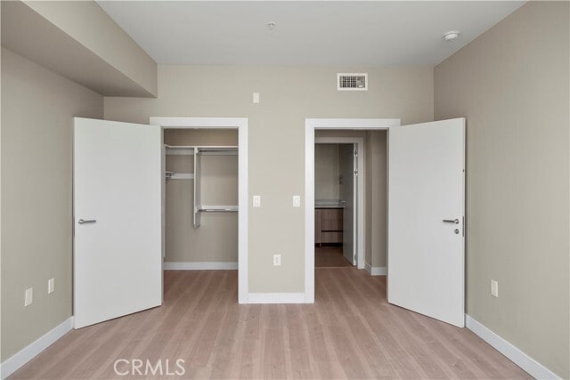 Building Photo - 39 S Los Robles Ave