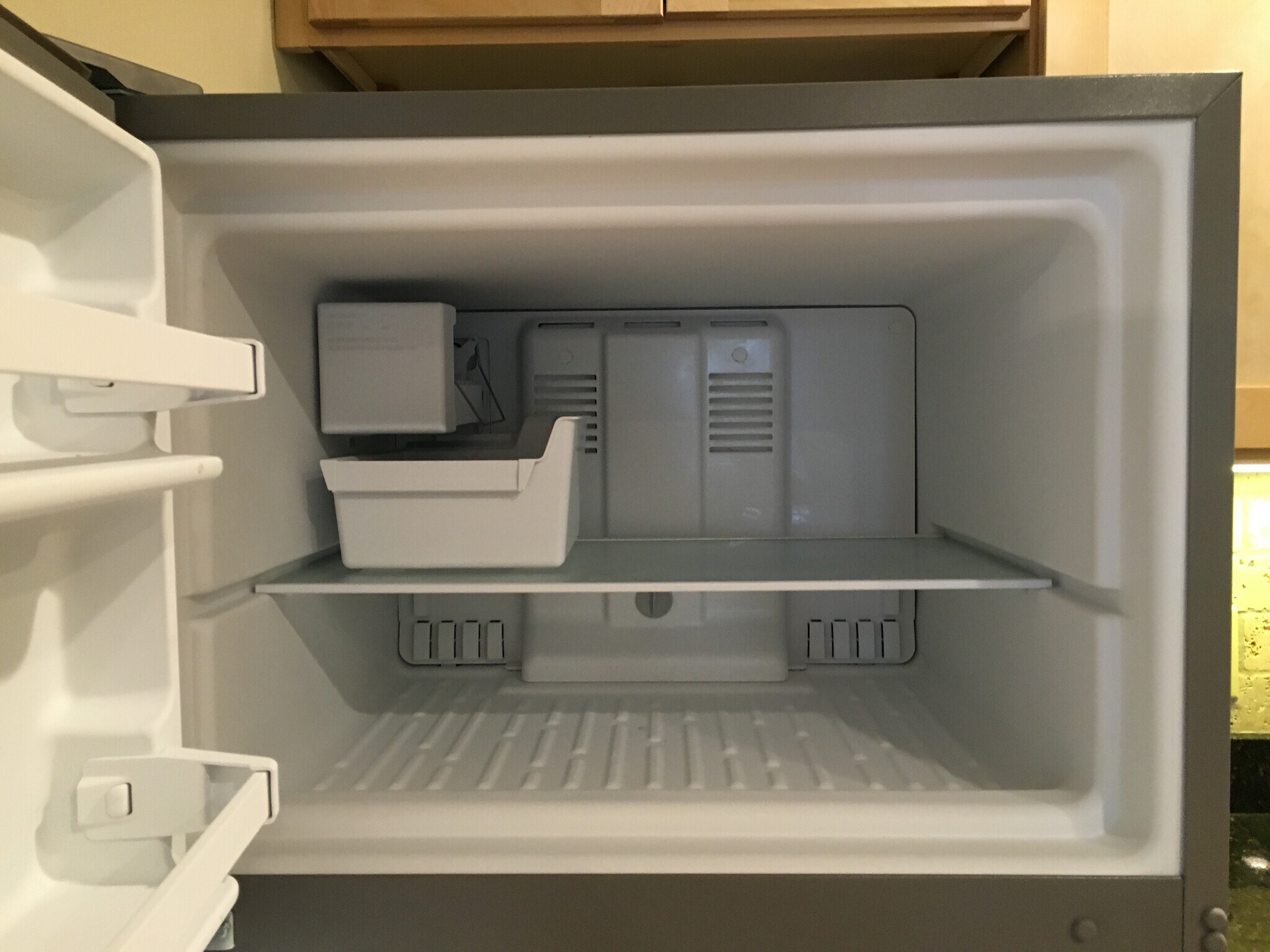 Icemaker - 2925 10th Ct S