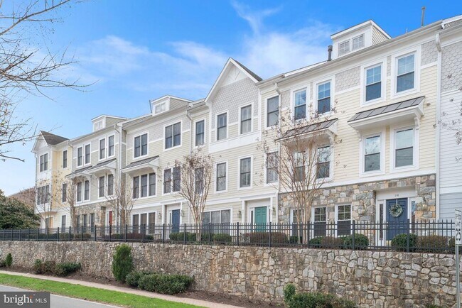 Building Photo - 92 Washington St