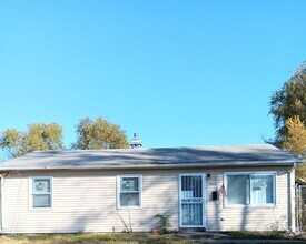 Building Photo - Charming 3-Bedroom Home