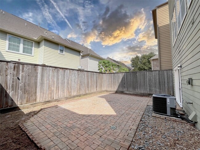 Building Photo - 2612 Edgefield Lakes Dr