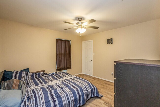 Building Photo - 11234 Sierra Gorda Dr