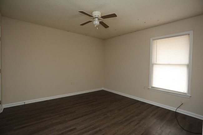 Building Photo - 100 Lanier Dr