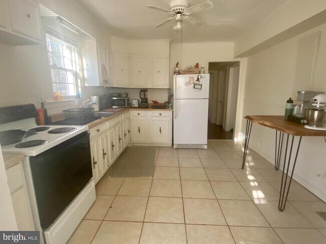 Building Photo - 143 Barrett Heights Rd