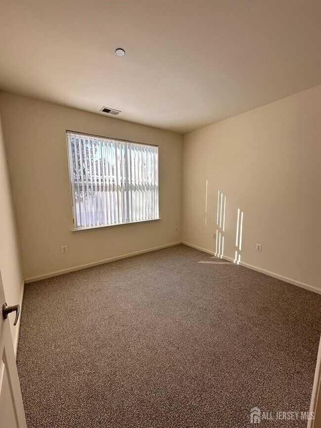 Building Photo - 365 Lehigh Ave