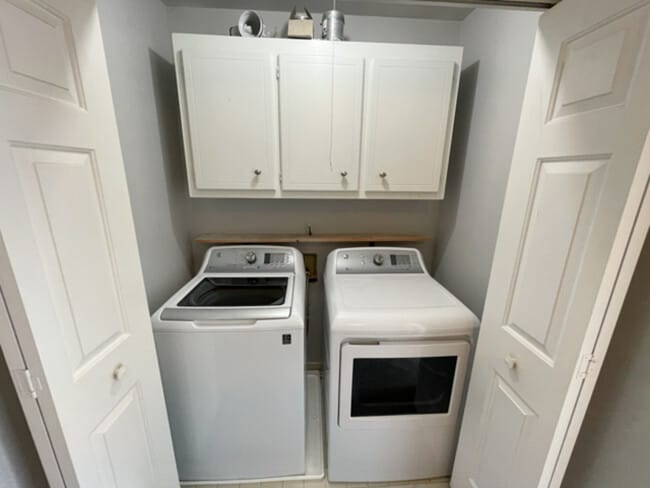 Building Photo - 325 Towergate Pl