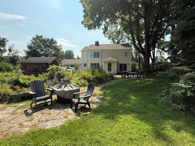 Building Photo - 45800 W Ann Arbor Trail