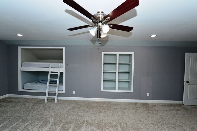 Building Photo - Just a few miles from NOB Navy Base and Ba...