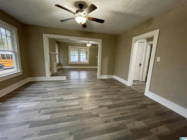 Building Photo - Newly Renovated 3 Bedroom Pinson Area