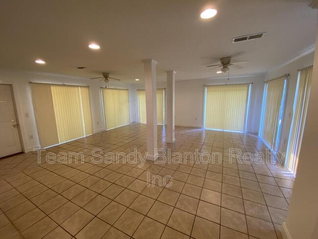 Building Photo - 4416 Creighton Rd