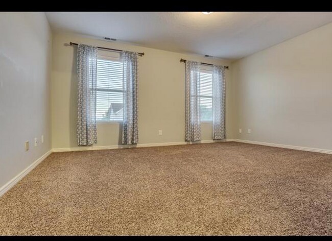 Building Photo - Spacious Living in Spring Creek Ranch – Your Next Home Awaits