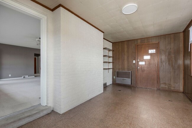 Building Photo - 3706 Chevy Chase Rd