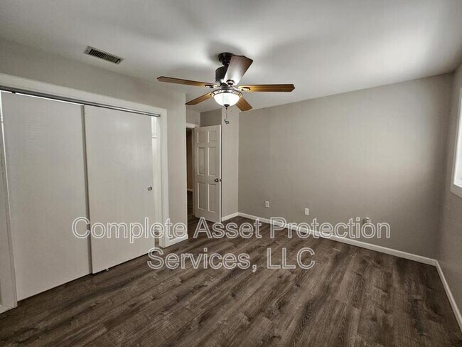 Building Photo - 1610 E 28th Ave