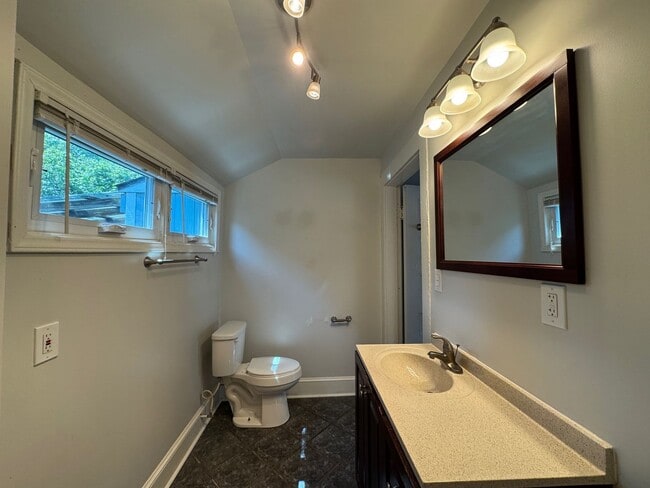 Building Photo - North AVL - Updated Spacious 2/2 Home