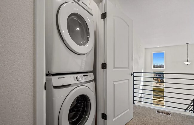 Building Photo - 1613 Rose Quartz Hts