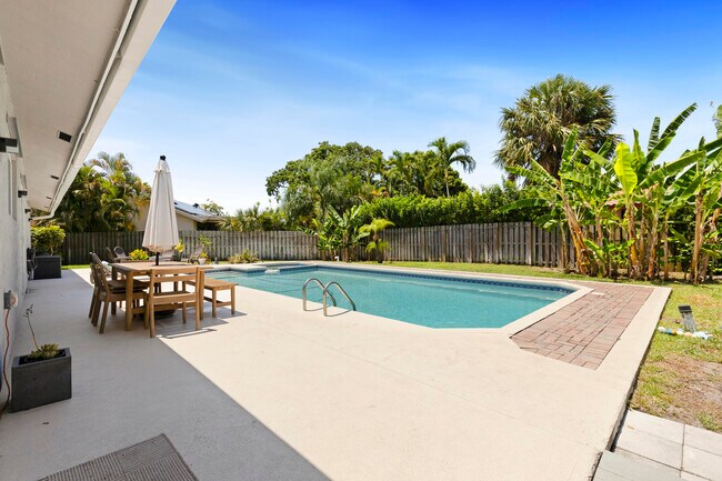 Building Photo - 4114 Bay Laurel Way