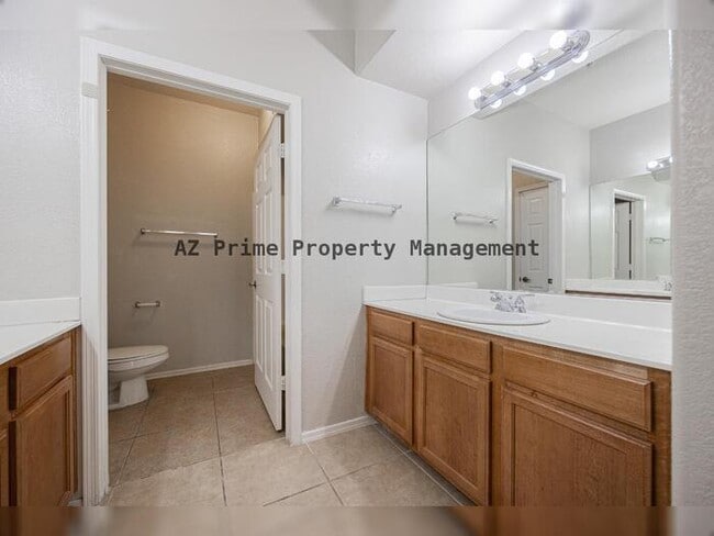 Building Photo - 435 W Rio Salado Pkwy