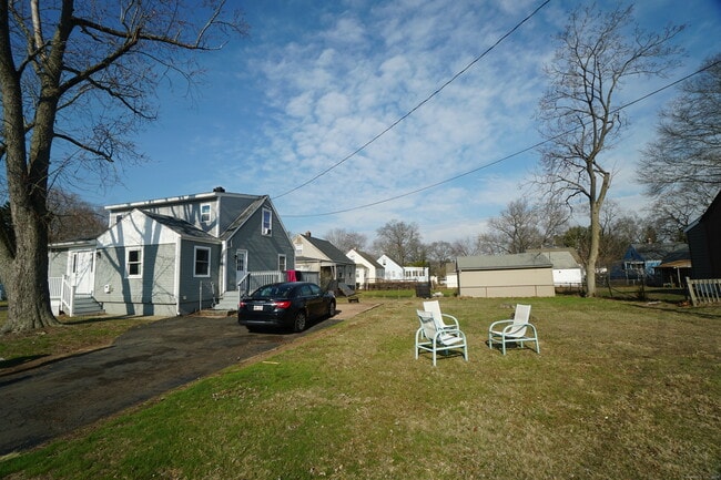 Building Photo - 14 Lynette Dr