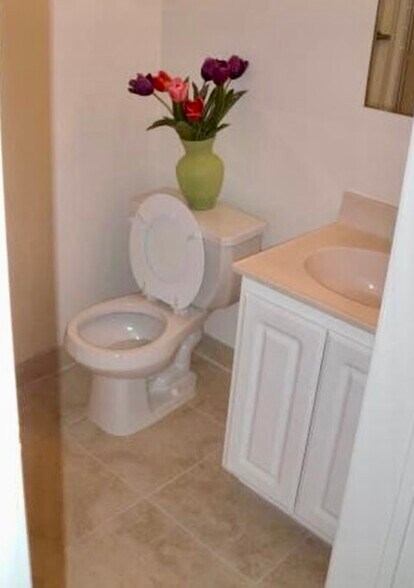 Building Photo - 4247 Inglewood Blvd