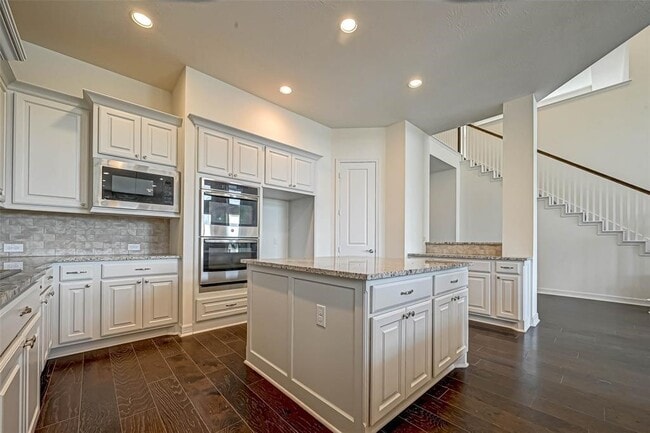 Building Photo - 28214 Evergreen Cove Ln
