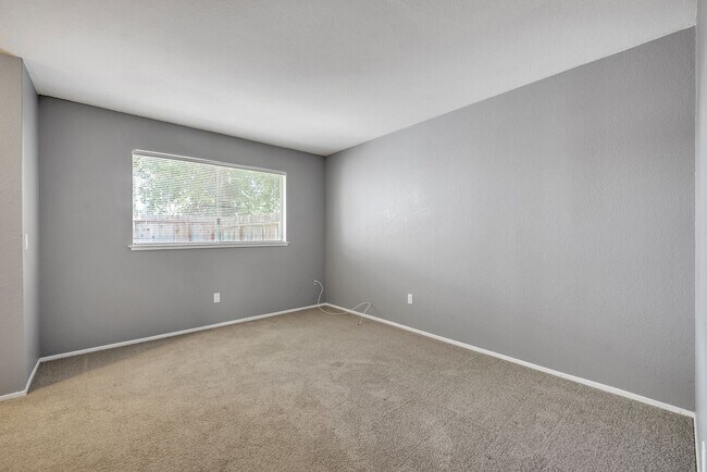 Building Photo - 6854-6854 Concert Way