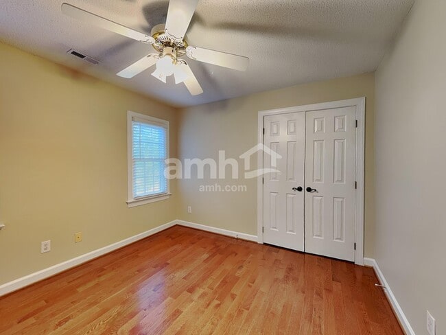 Building Photo - 901 Birkdale Dr