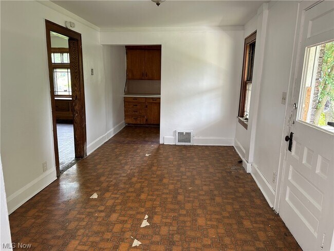 Building Photo - 91 Tremble Ave
